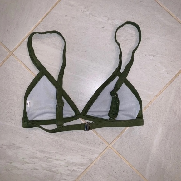 Triangle Bikini’s - Picture 5 of 7